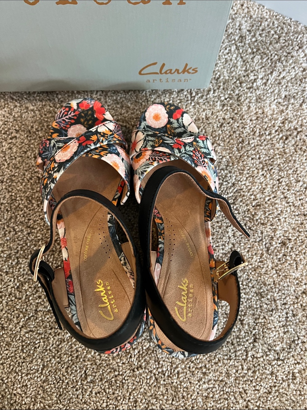 Artisan Black Floral Wedge Sandals with Multicolor Blooms - Picture 4 of 6